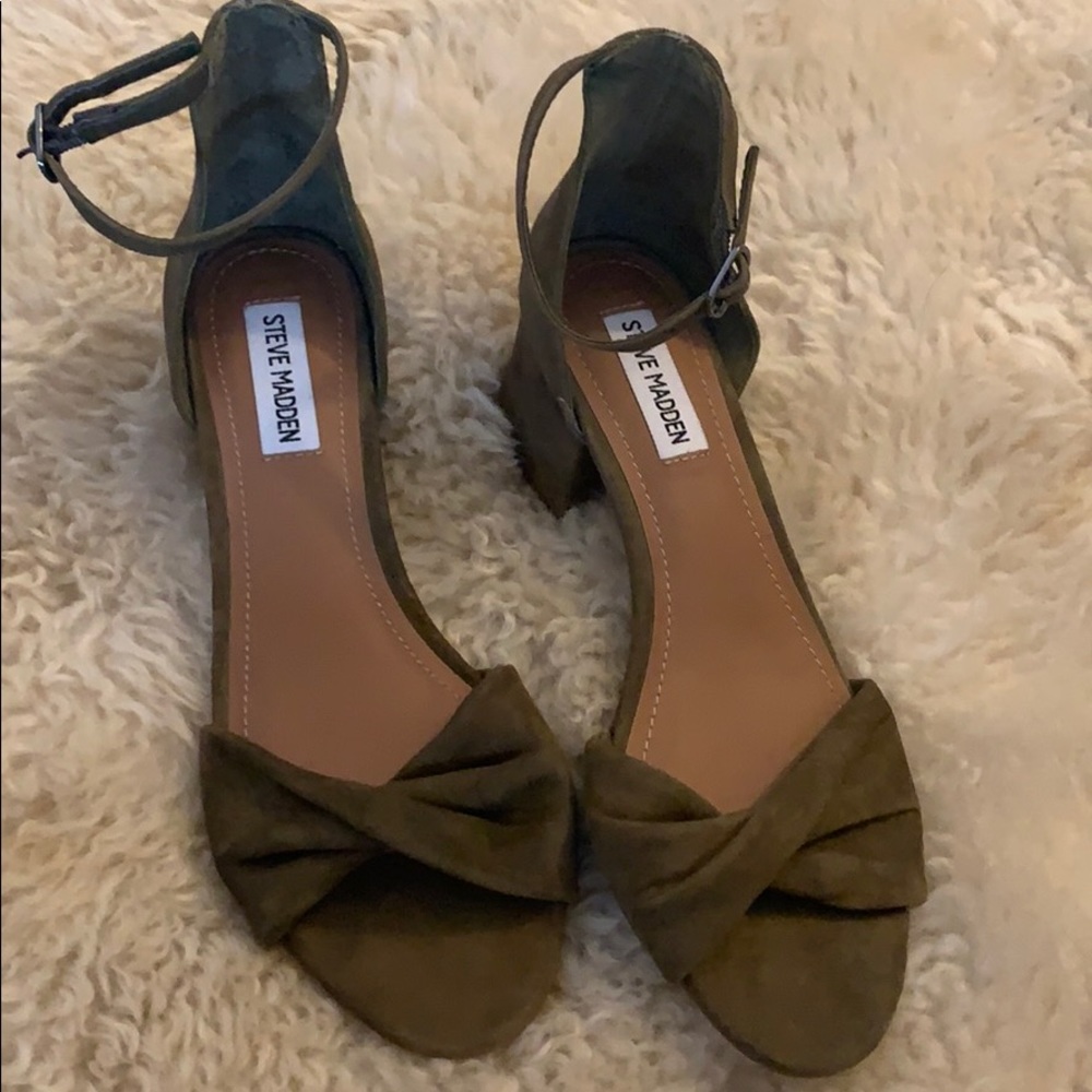 BRAND NEW! Never worn Steve Madden Sandals - Picture 2 of 6